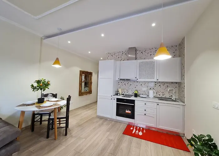 Apartment Center Luxury Orange 9a